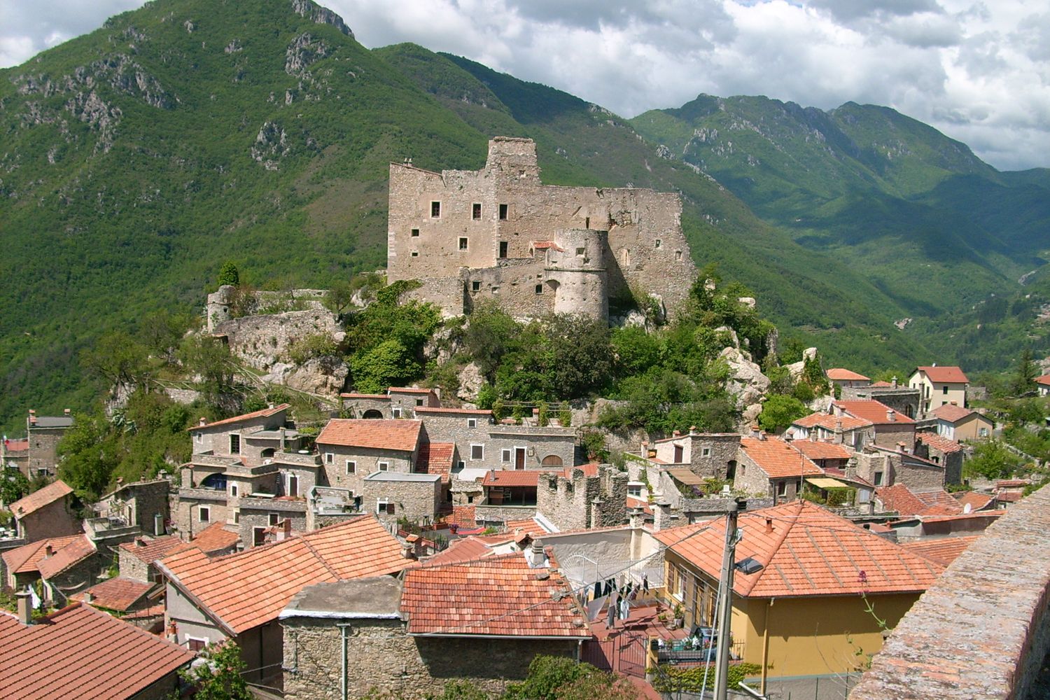 Castelvecchio di Rocca Barbena (Savona)