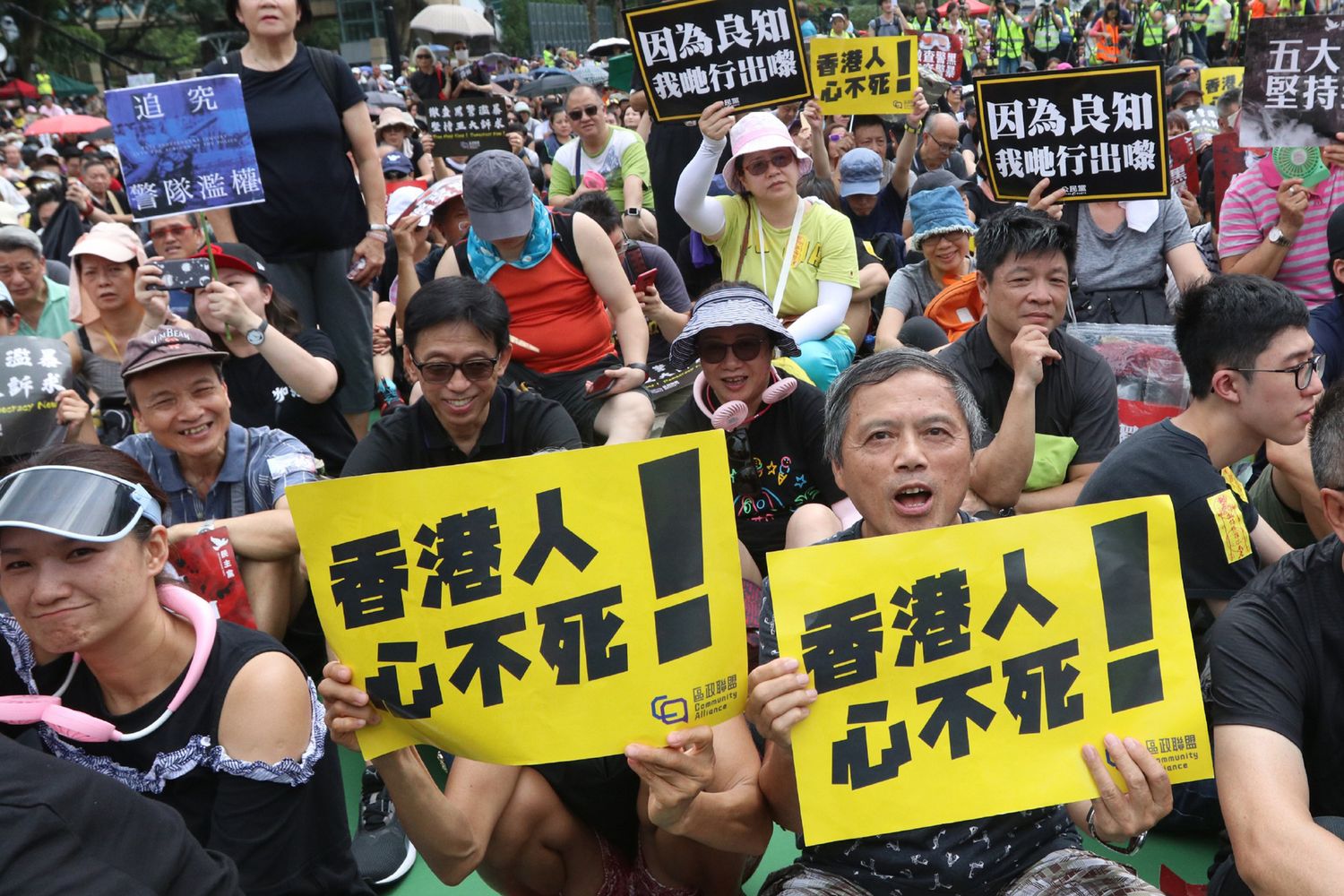 Hong Kong, protesta di Victoria Park&nbsp;