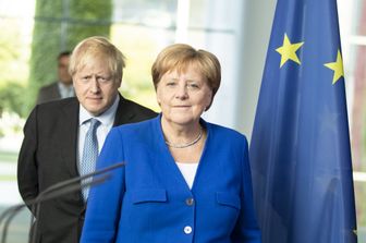 Boris Johnson e Angela Merkel