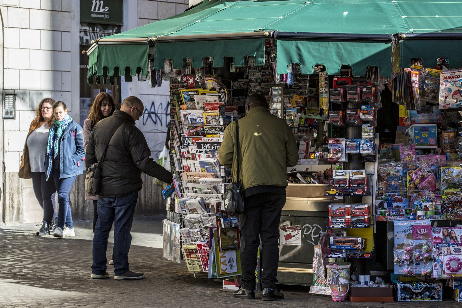 L'edicola di piazza Santa Maria in Trastevere