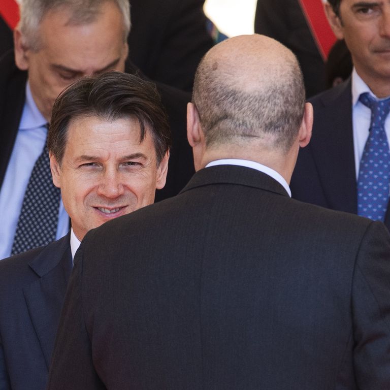 Giuseppe Conte e, di spalle, Nicola Zingaretti