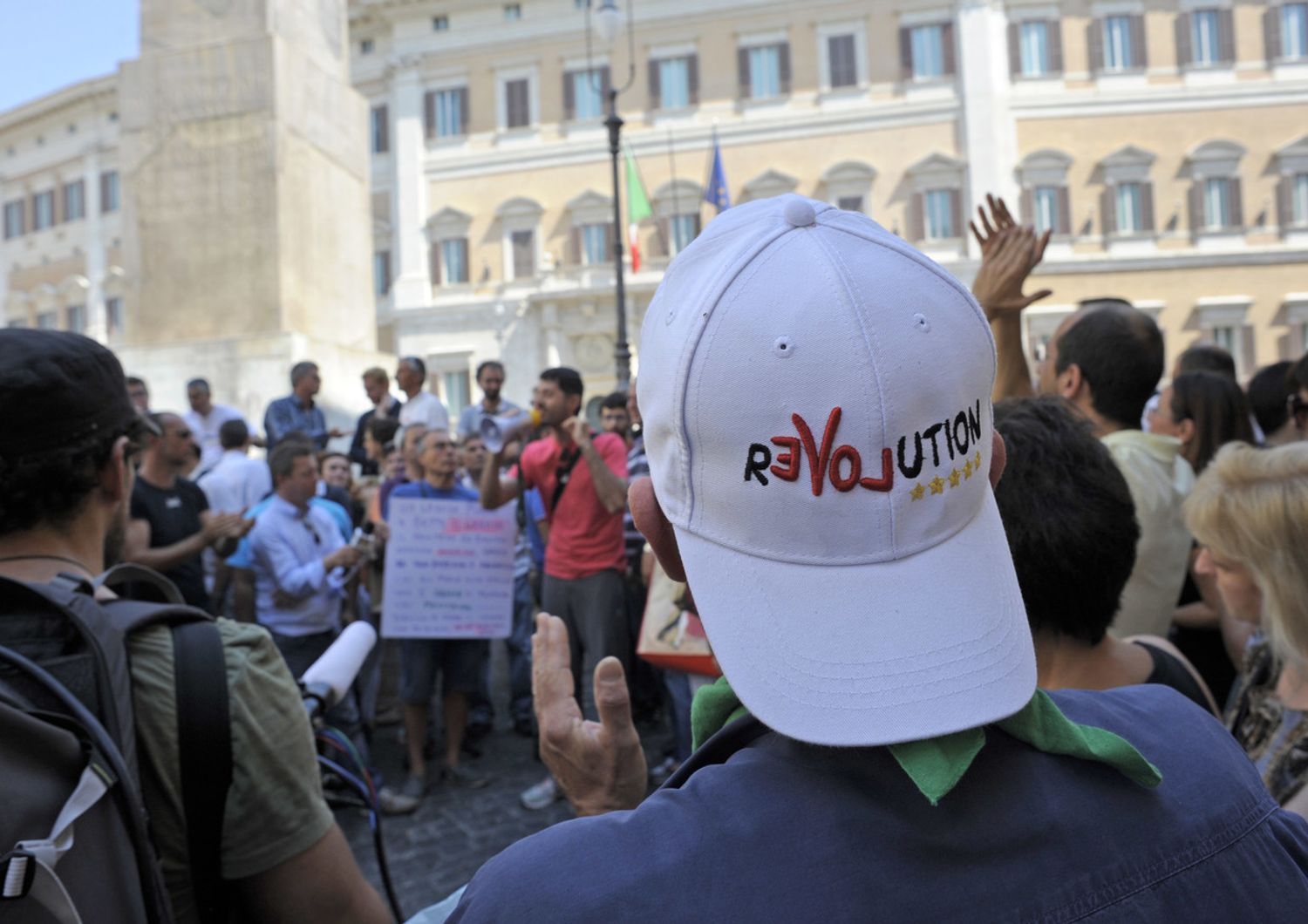 Movimento 5 stelle, manifestazione davanti Montecitorio