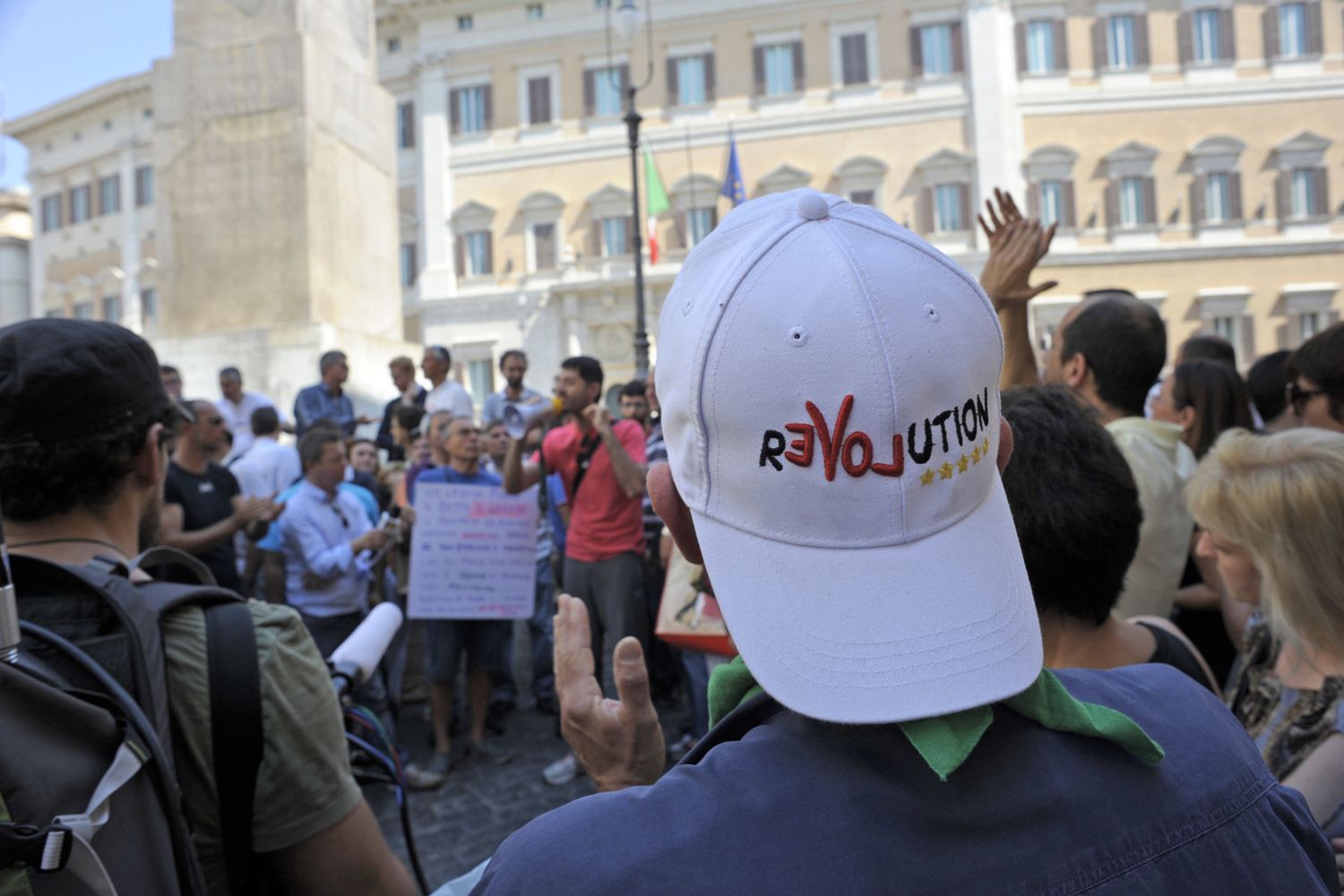 Movimento 5 stelle, manifestazione davanti Montecitorio