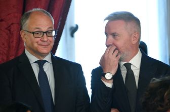 Il ministro dell'Economia, Roberto Gualtieri, e il ministro della Difesa, Lorenzo Guerini &nbsp;