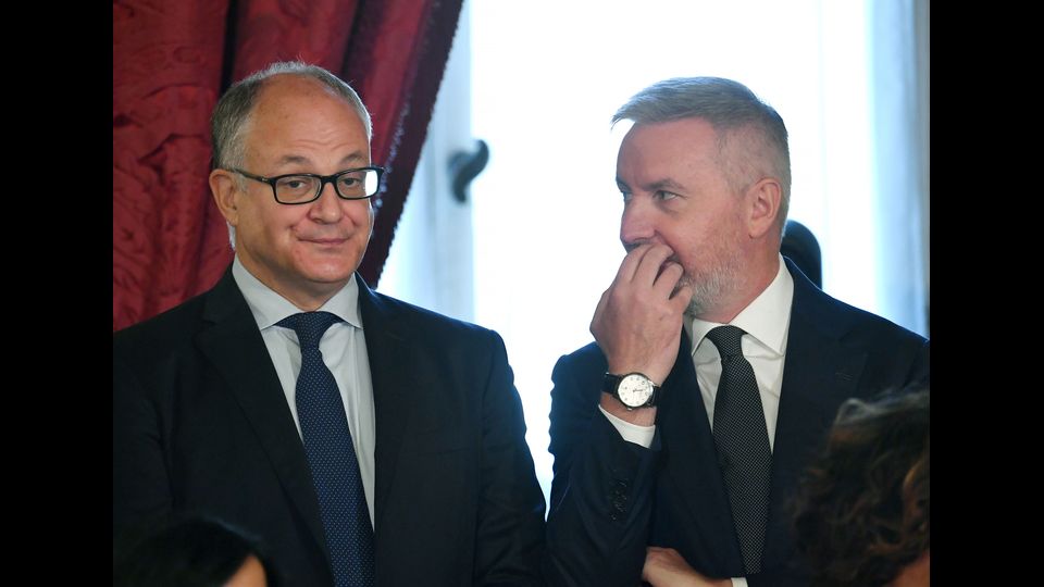 Il ministro dell'Economia, Roberto Gualtieri, e il ministro della Difesa, Lorenzo Guerini &nbsp;