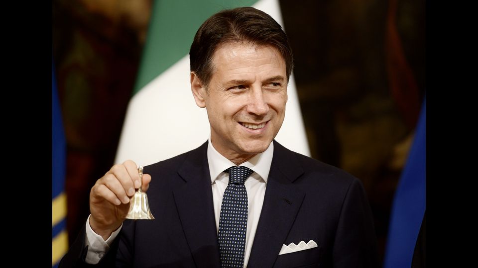Giuseppe Conte, cerimonia campanella