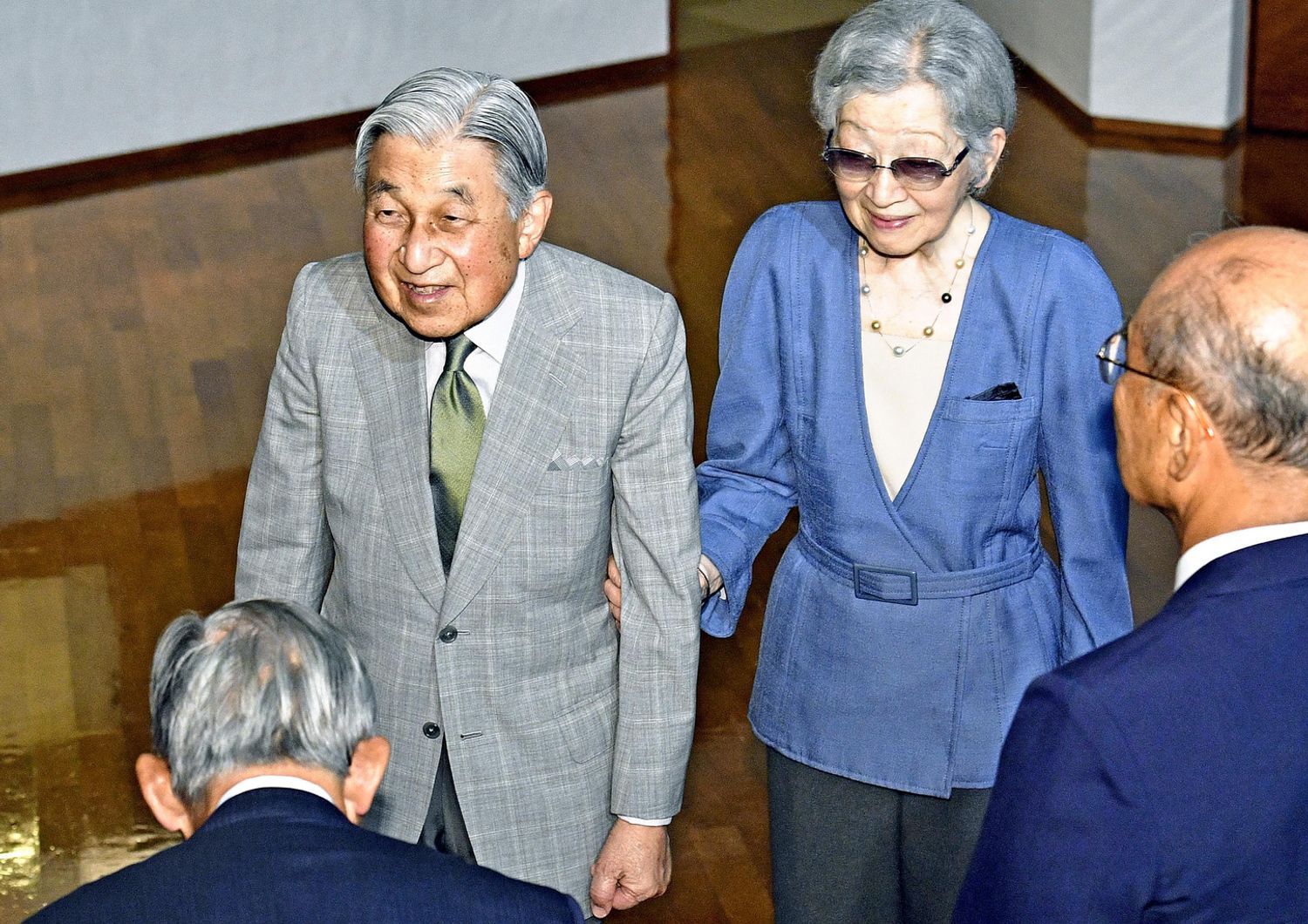 L'ex imperatore del Giappone,&nbsp;Akihito con la moglie&nbsp;Michiko