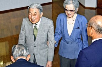 L'ex imperatore del Giappone,&nbsp;Akihito con la moglie&nbsp;Michiko
