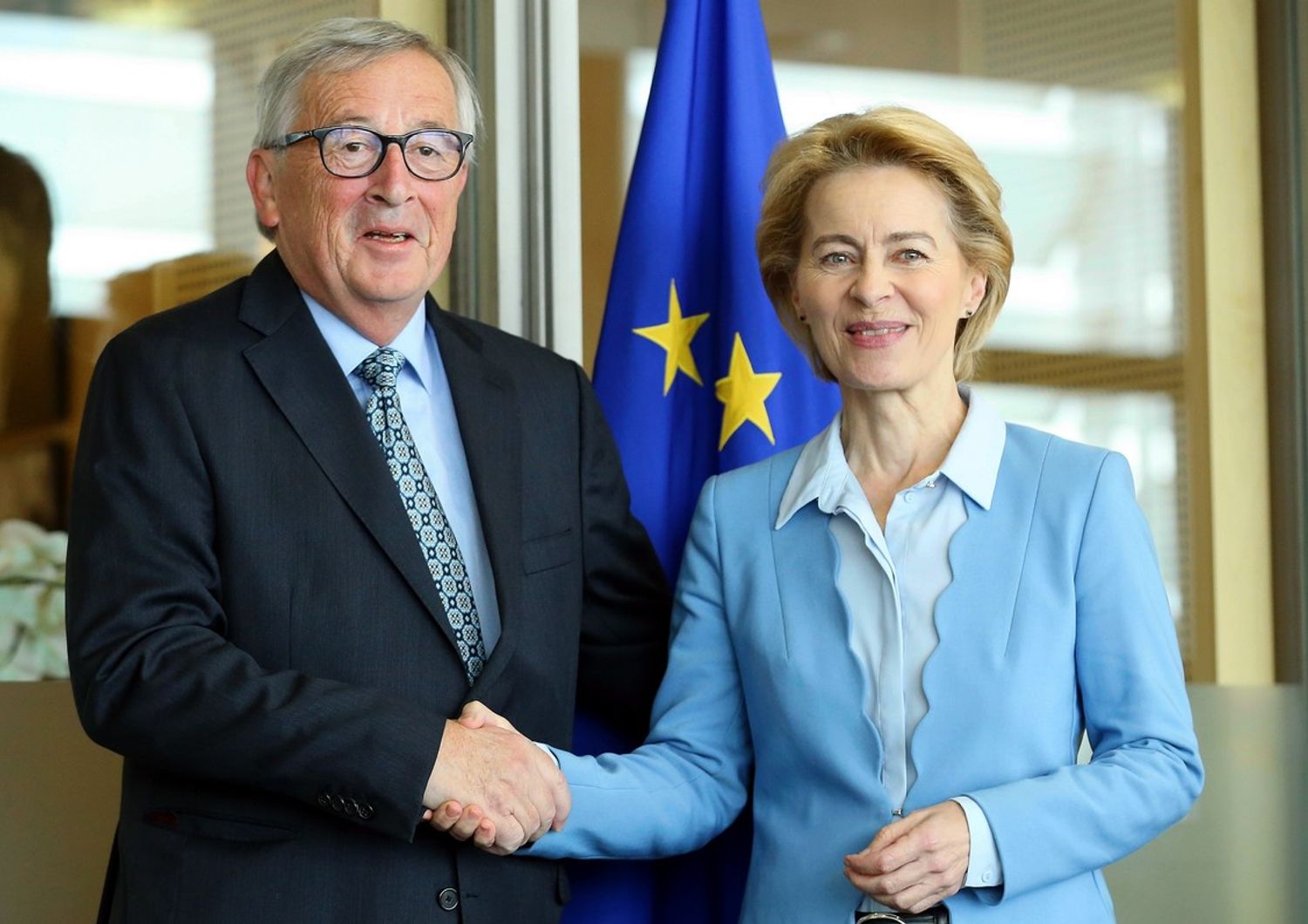 Jean Claude Juncker e Ursula von der Leyen, ex e nuovo presidente della Commissione Ue