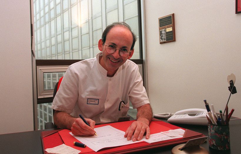 Il professor Philippe Menasch&eacute;