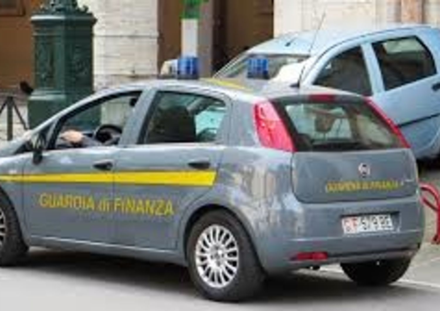 Una vettura della Guardia di Finanza