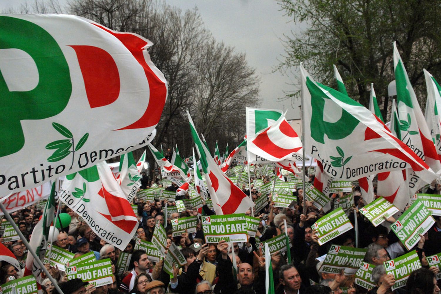 Bandiere del Pd
