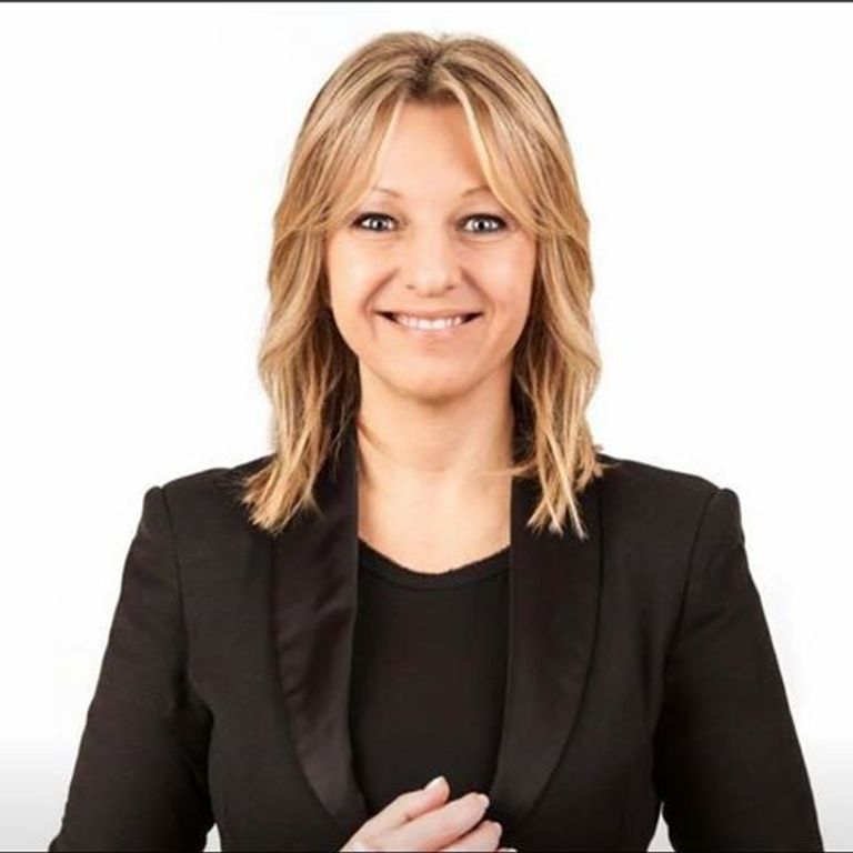 Donatella Conzatti, Facebook