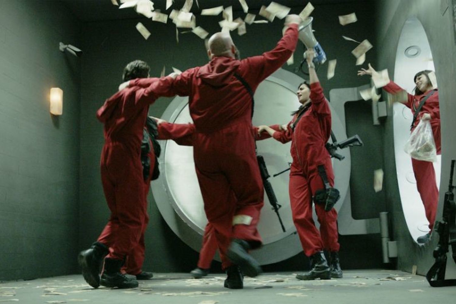 La scena de La Casa di Carta in cui i protagonisti ballano 'Bella Ciao'