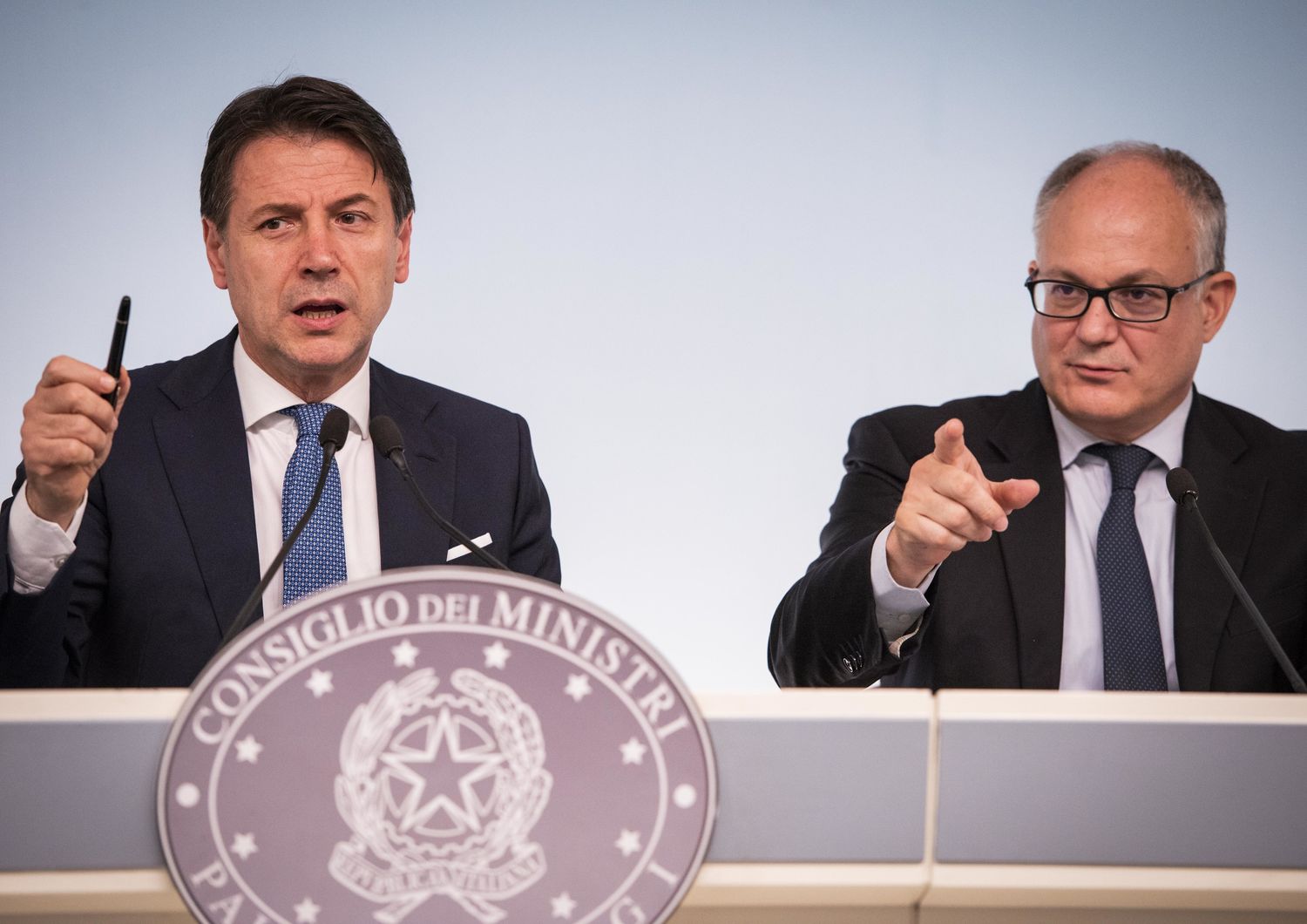 Giuseppe Conte, Roberto Gualtieri