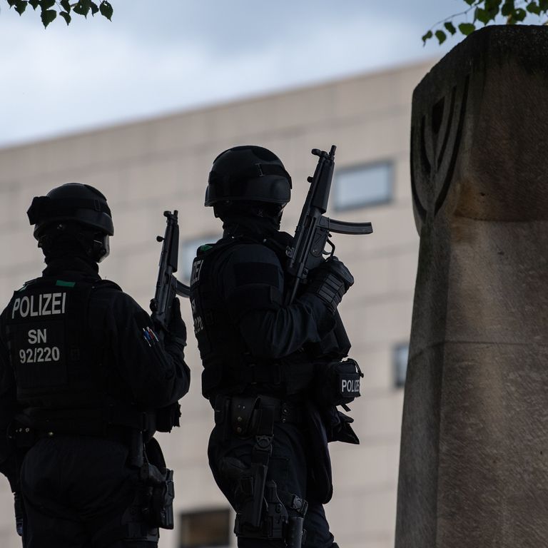 Germania, polizia davanti la Sinagoga dove un commando ha colpito uccidendo due persone&nbsp;