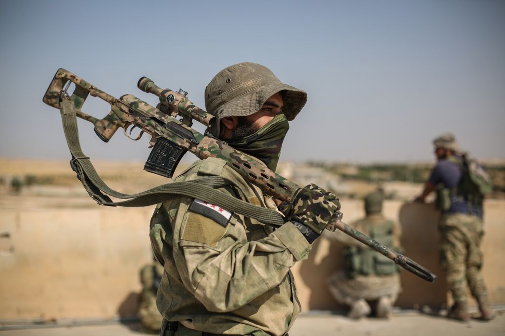 Cecchino dell'Esercito nazionale siriano, che sostiene l'offensiva della Turchia&nbsp;