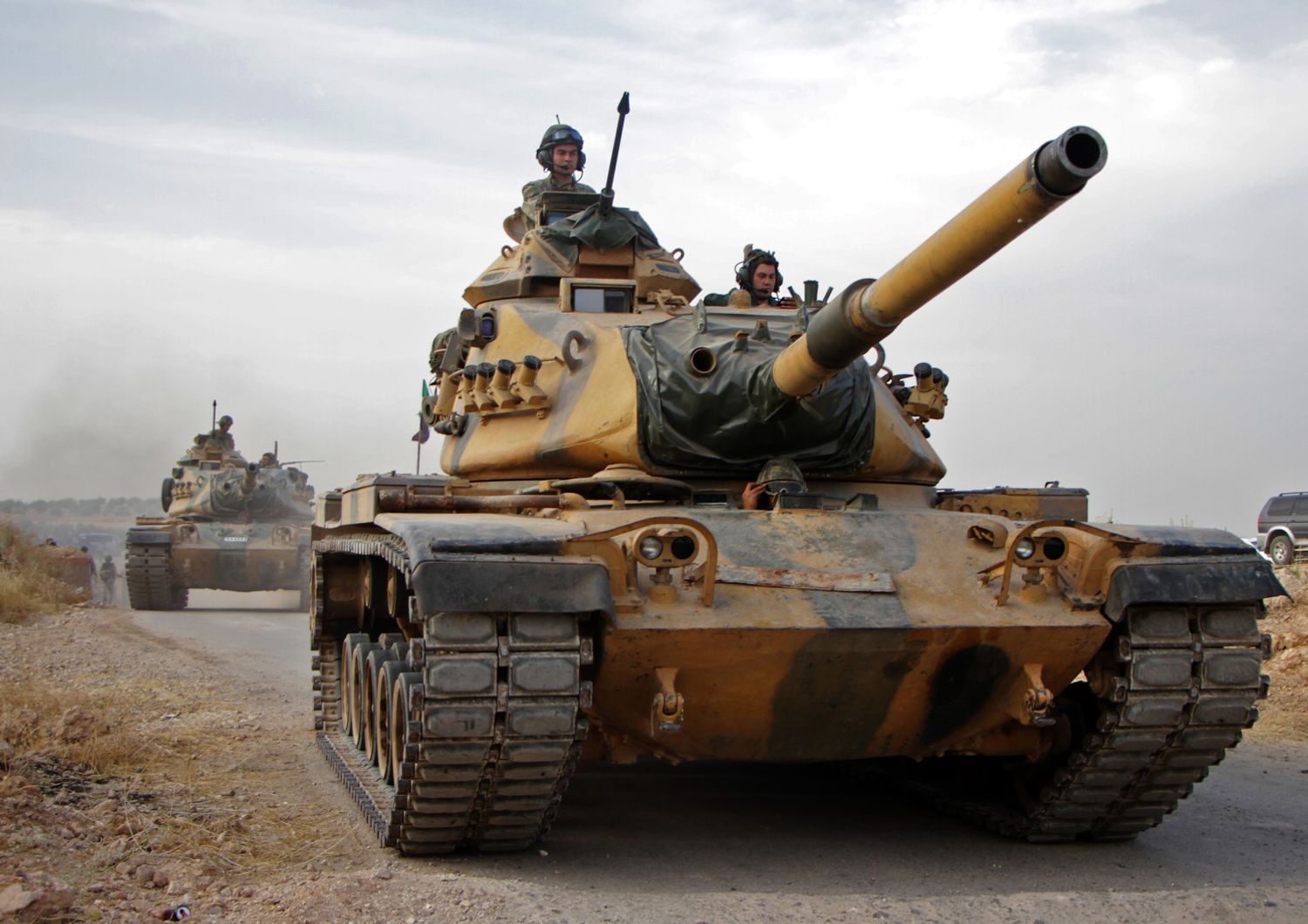 Carri armati dell'esercito turco a nord della Siria