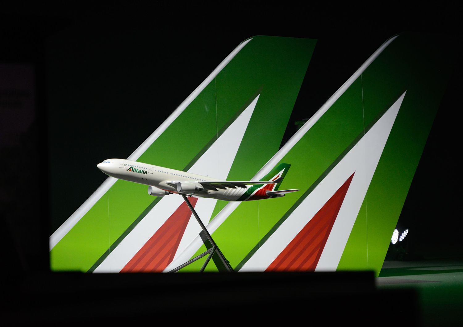 alitalia nuovo rinvio