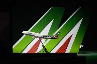 alitalia nuovo rinvio