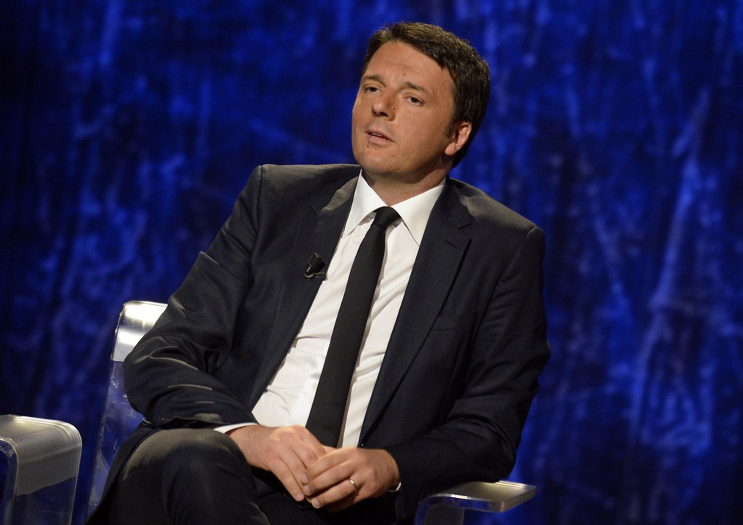UE: Renzi, deve cambiare direzione e investire su crescita