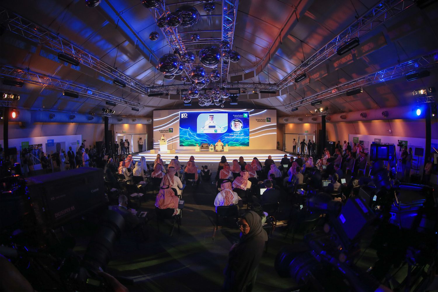 La conferenza stampa con cui Aramco ha annunciato la quotazione in Borsa