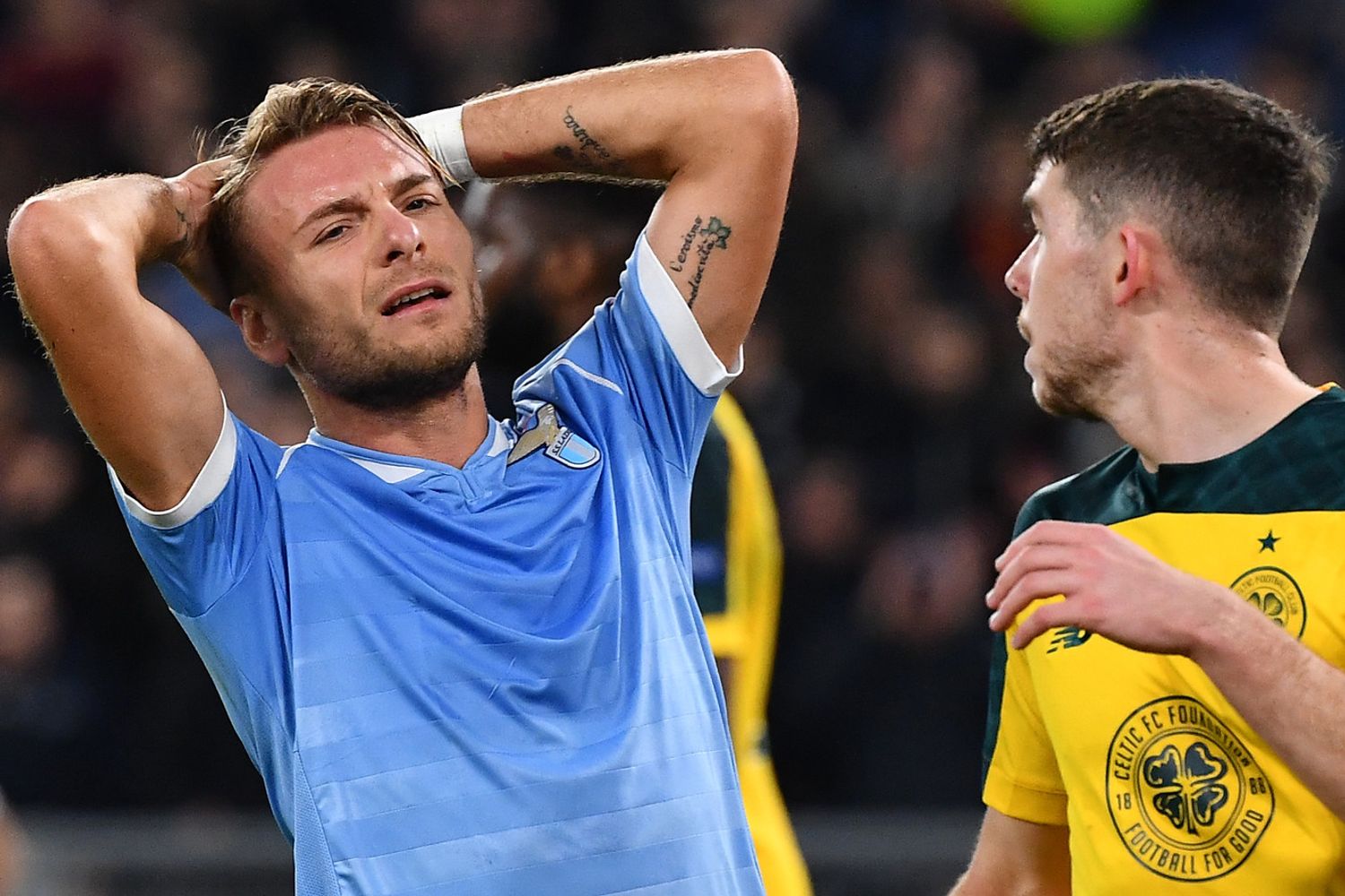 Immobile insieme a un giocatore del Celtic