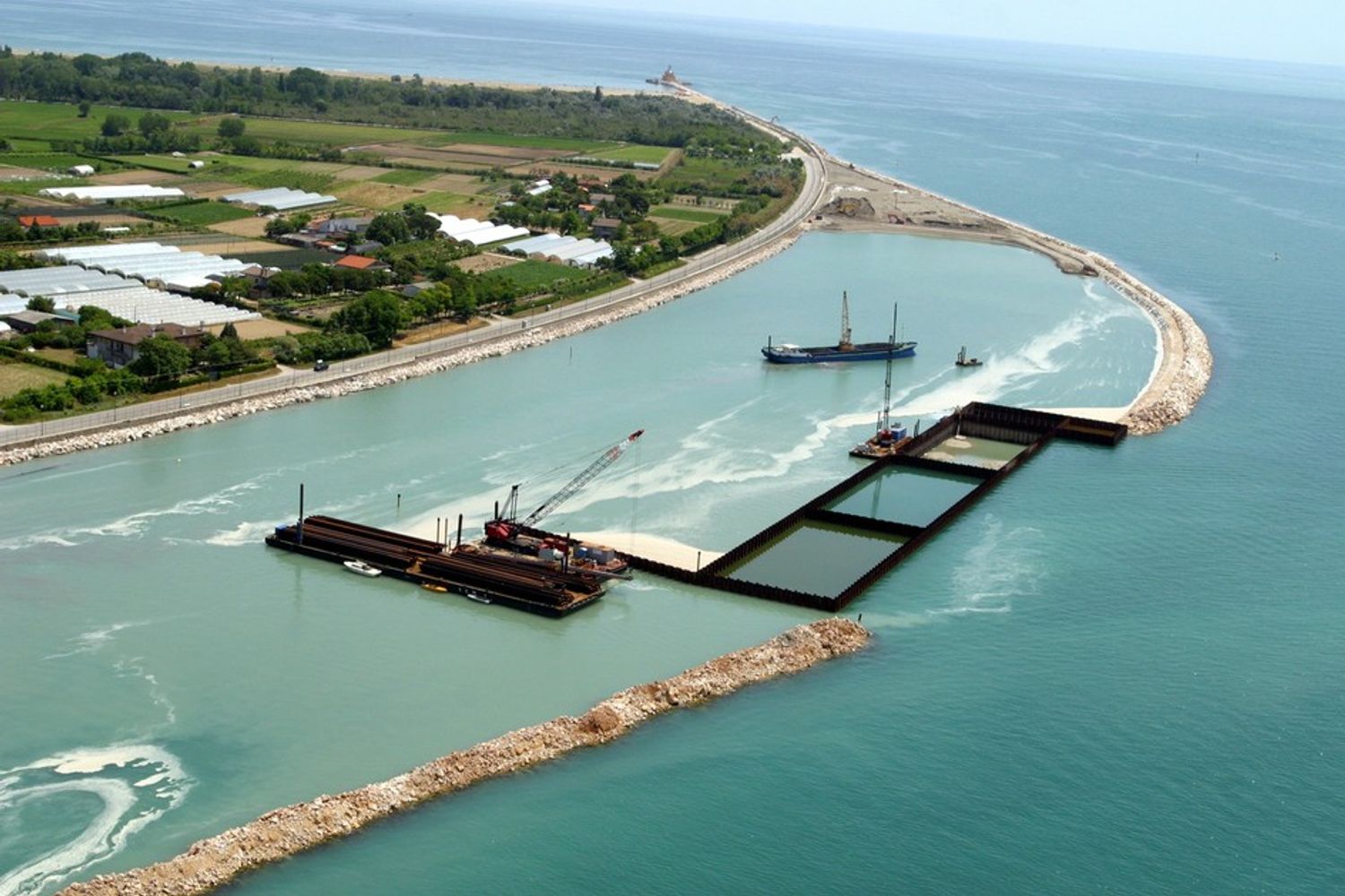 I lavori di costruzione del Mose nel 2005