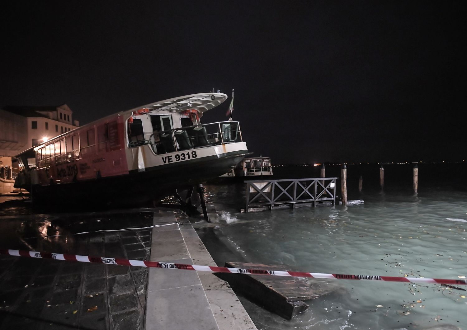 L'acqua alta record a Venezia era imprevedibile, dice il Cnr