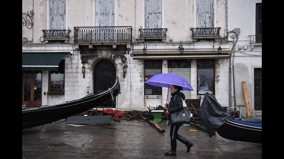 I danni dall'acqua alta a Venezia
