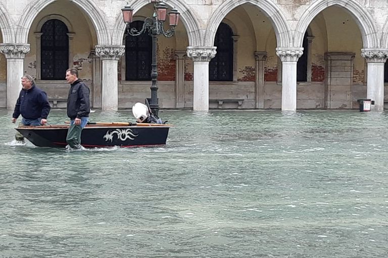 L'acqua alta a piazza San Marco, Venezia