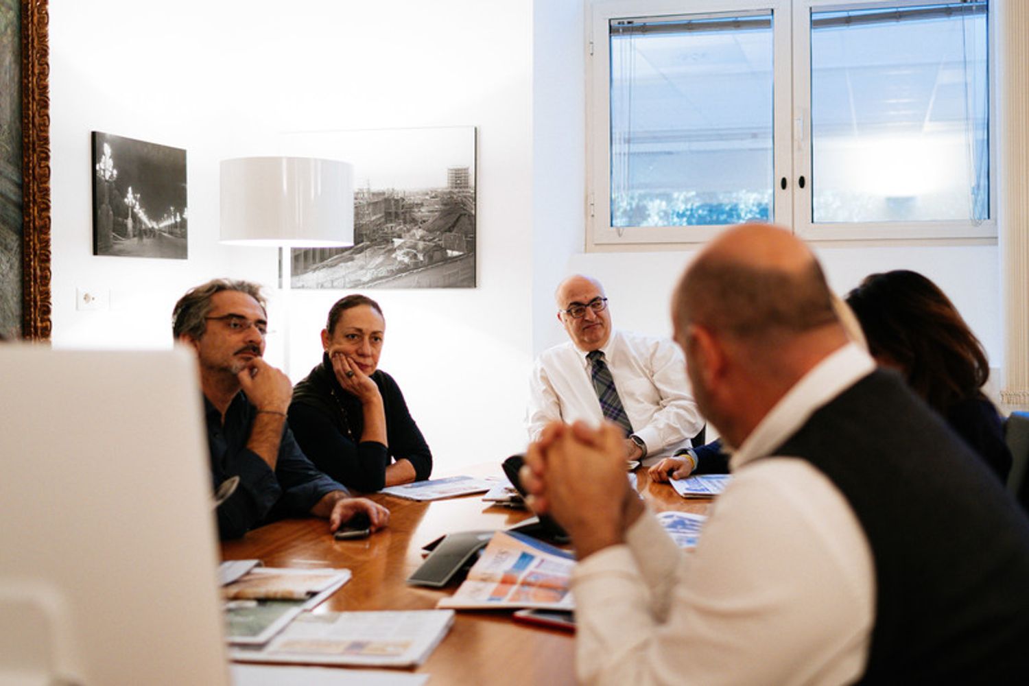 Una riunione di redazione AGI