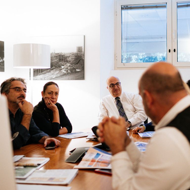 Una riunione di redazione AGI