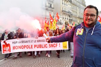 Francia sciopero treni pensioni macron