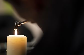 Consumo di droga, una pipa di crack, sostanza stupefacente ottenuta dalla cocaina&nbsp;