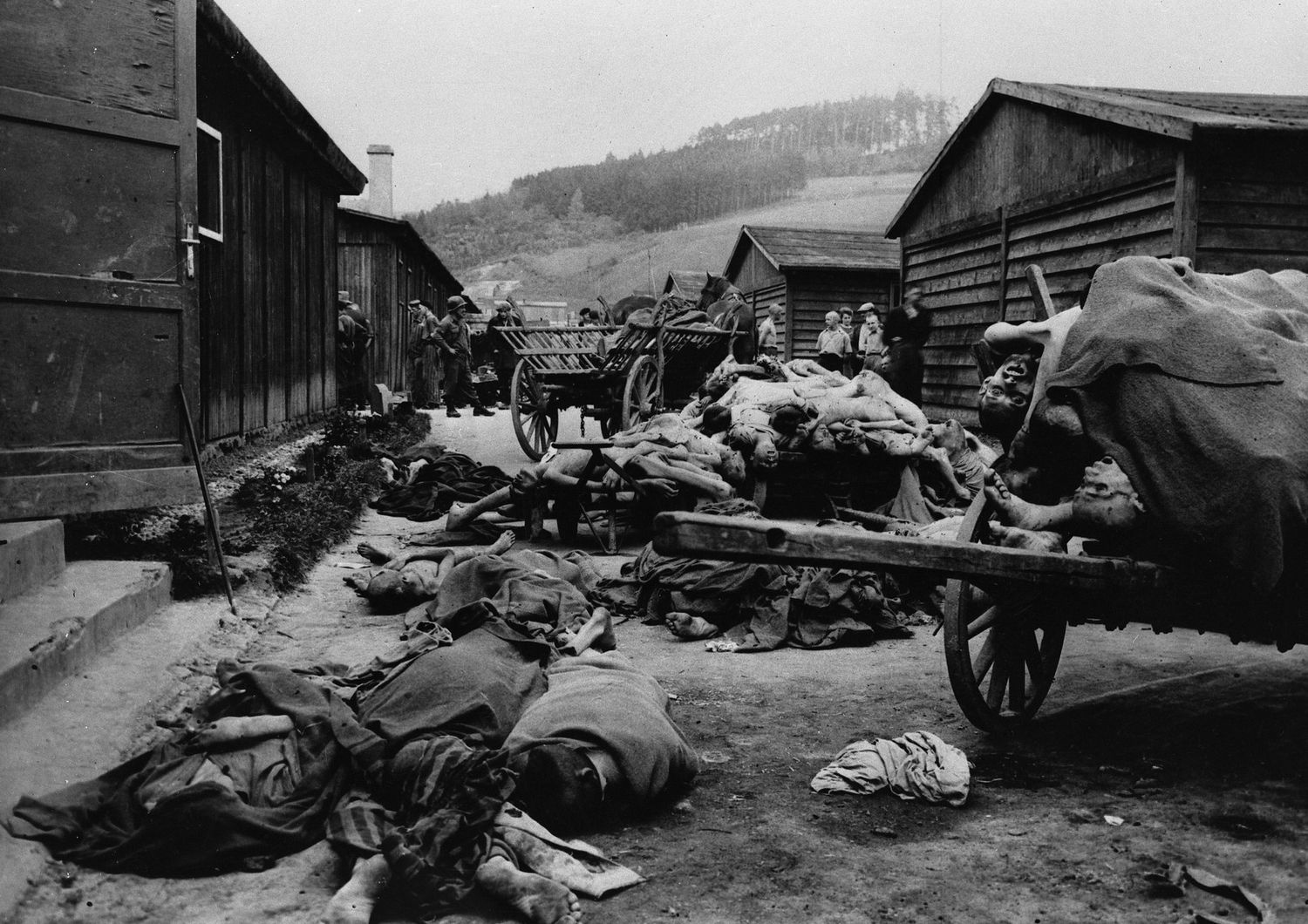 Il campo di concentramento di Gusen fotografato nel momento dell'ingresso degli Alleati