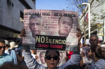 Una manifestazione per l'uccisione di un giornalista in Messico