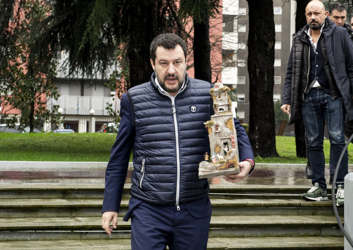 Salvini con il presepe