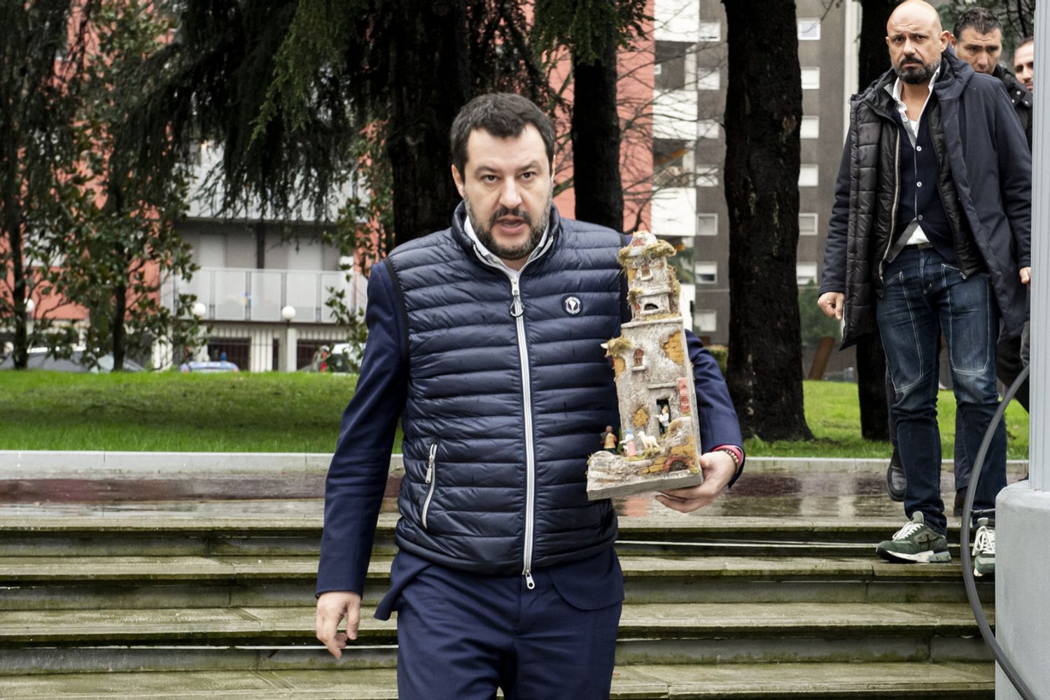 Salvini con il presepe