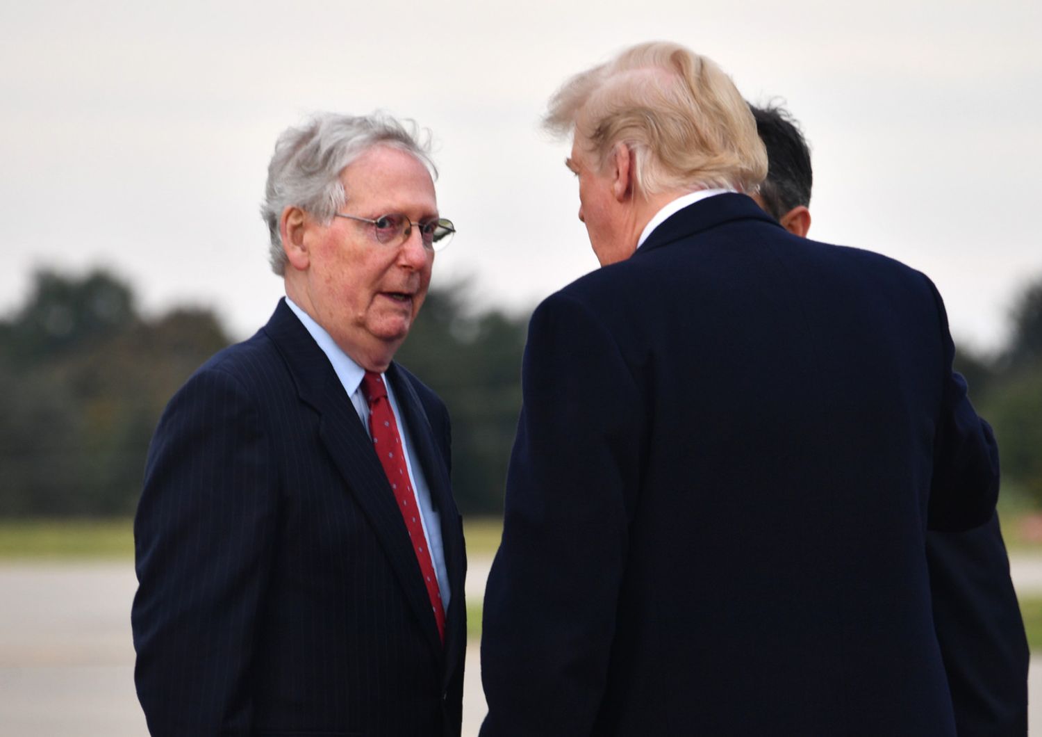 Mitch McConnell e Trump