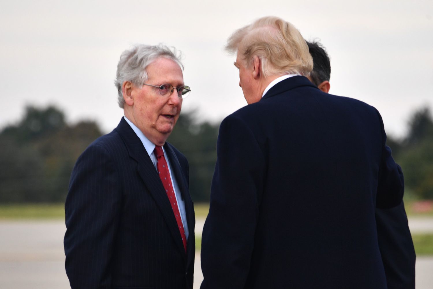 Mitch McConnell e Trump