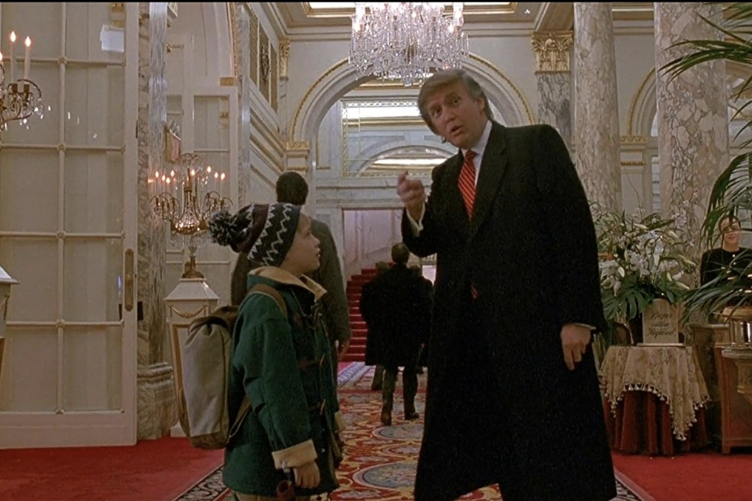 Trump in &quot;Mamma ho riperso l'aereo&quot;