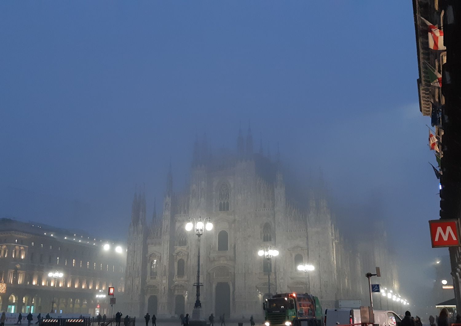 Il Duomo immerso nella nebbia