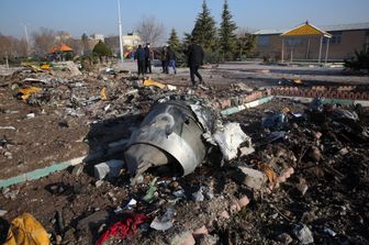 I rottami del Boeing ucraino precipitato in Iran