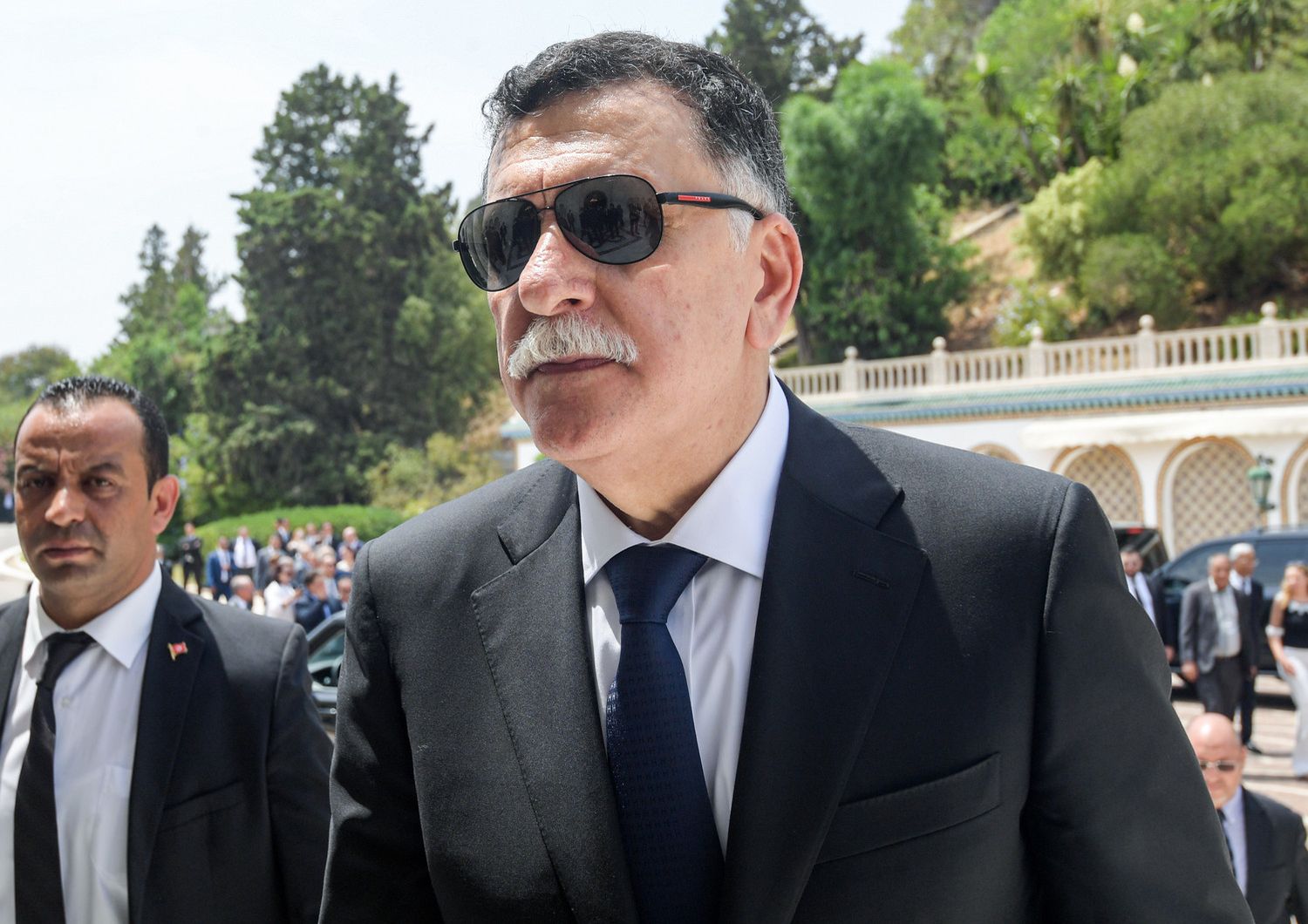 serraj non andra a berlino