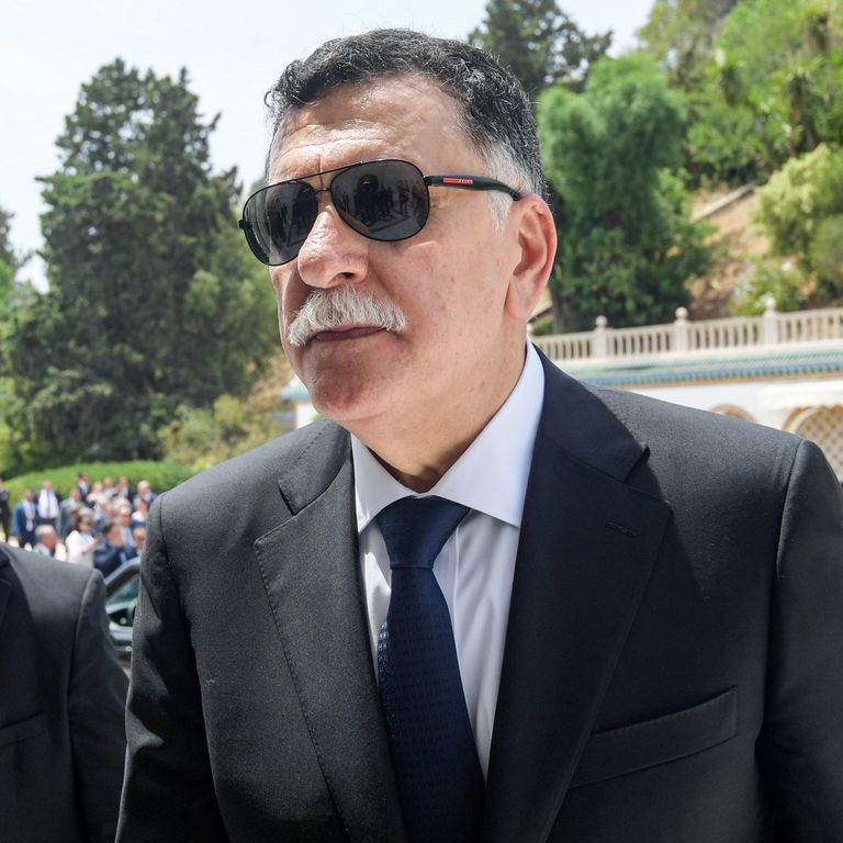 serraj non andra a berlino