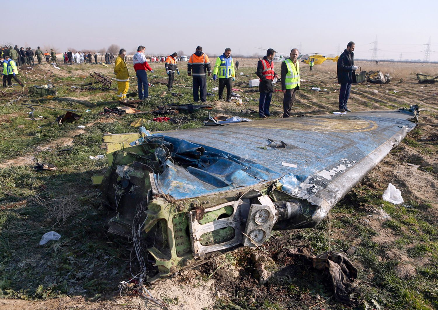 I resti dell'aereo di linea abbattuto in Iran