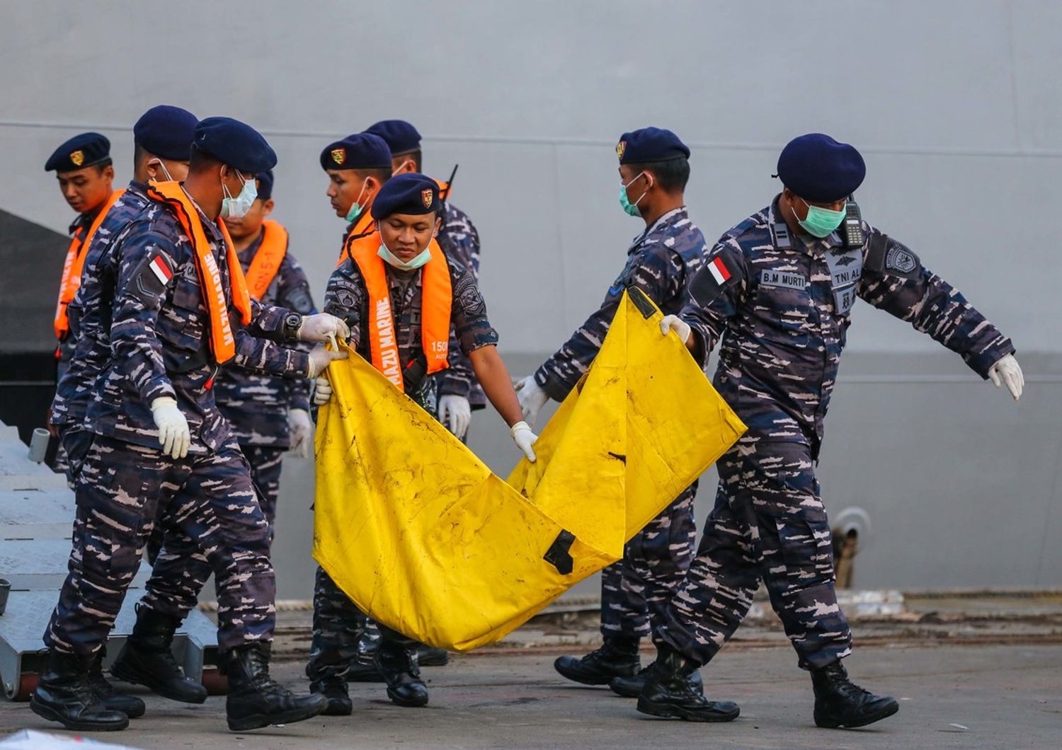 I resti di una vittima del volo Lion Air