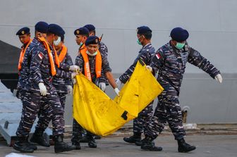 I resti di una vittima del volo Lion Air