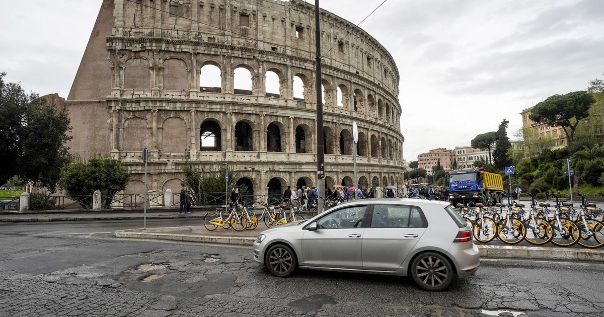 "Il blocco del traffico a Roma non serve a nulla"